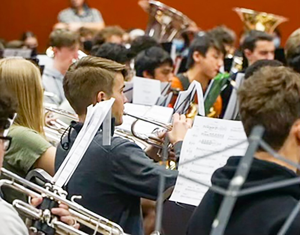 students in the orchestra 