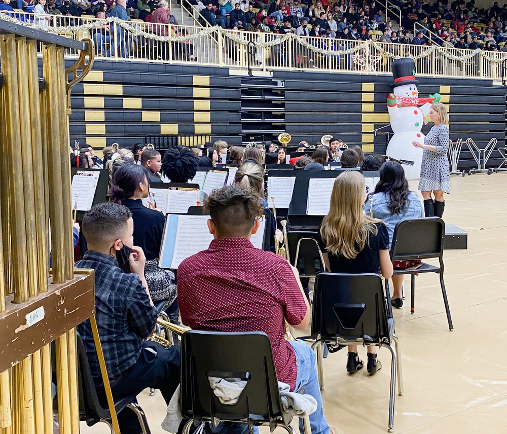 Band students perform in 2021 Christmas concert